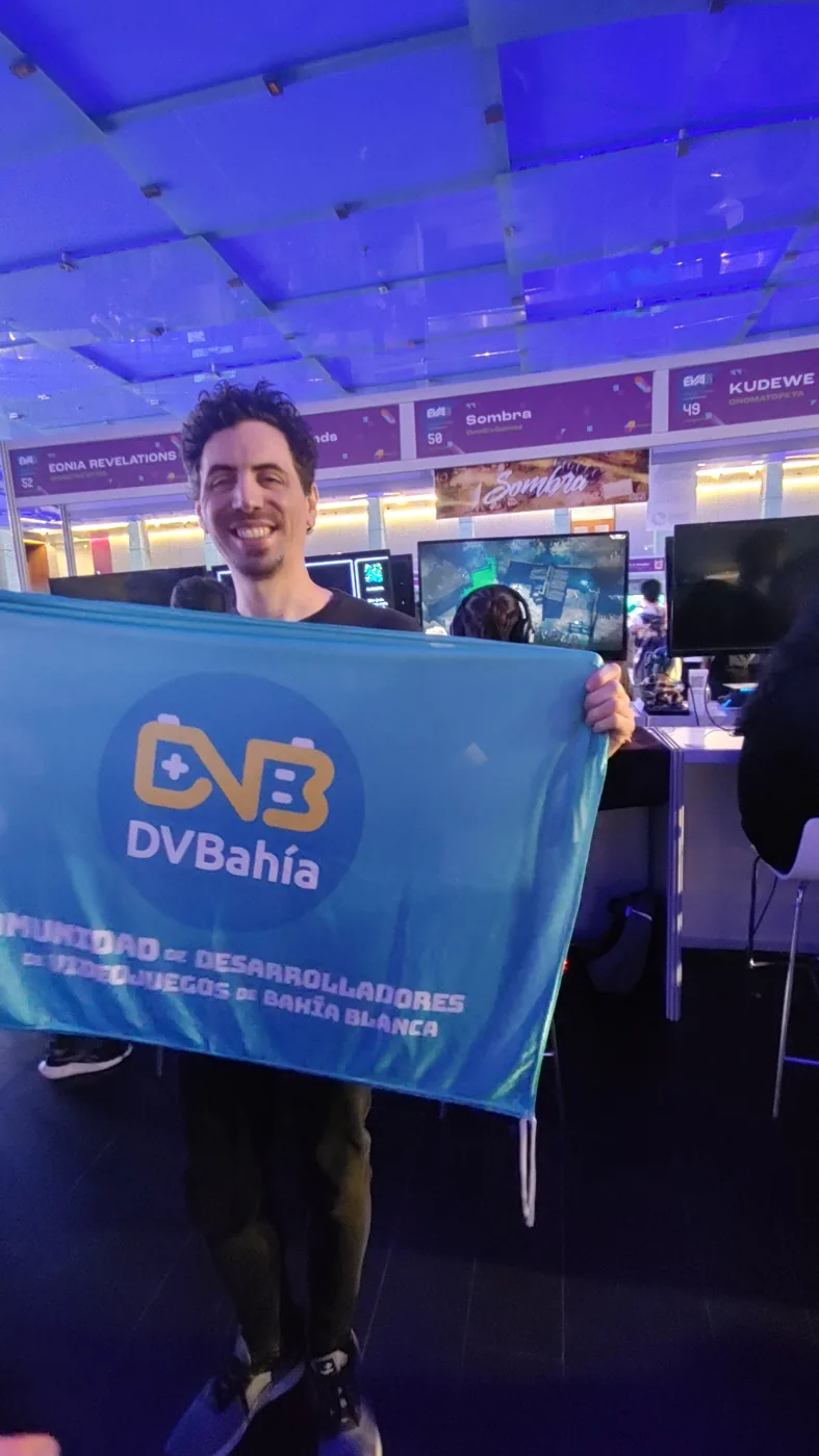 Integrante con la bandera de DVBahía